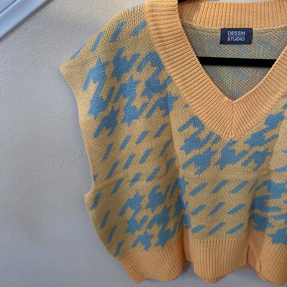 Oversized Hounds Sweater Vest - Picture 5 of 8